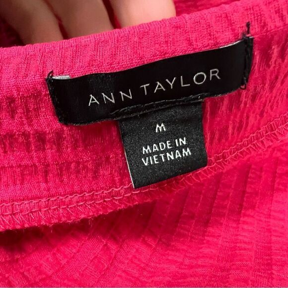 Ann Taylor pink flutter sleeve top.  Size M - Picture 5 of 6